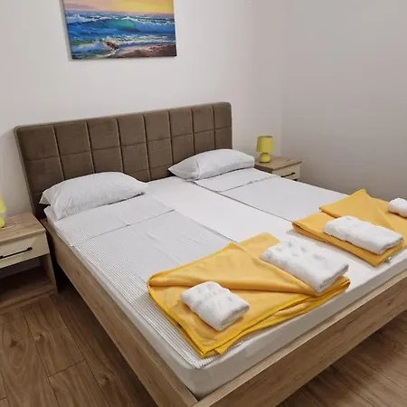 Apartament Lidia *