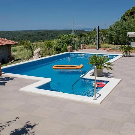 Apartament Lidia Mundanije