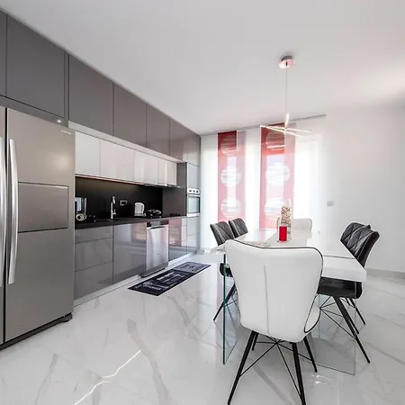 Lidia Apartament *