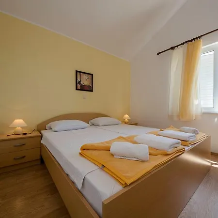 Lidia Apartmán Mundanije