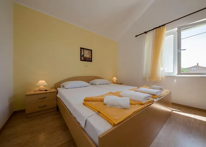 Lidia Apartman Mundanije